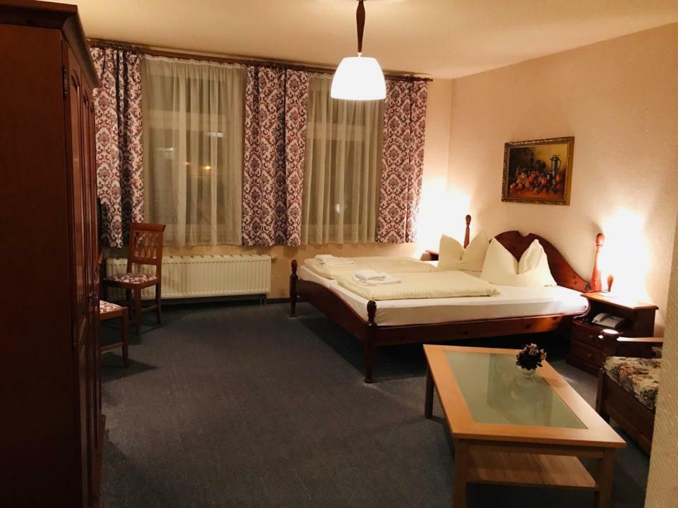 Haus Schlematal Hotel Und Restaurant Bad Schlema Ngoại thất bức ảnh